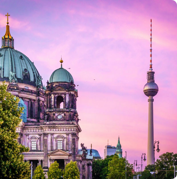 Der Fernsehturm und der Dom in Berlin